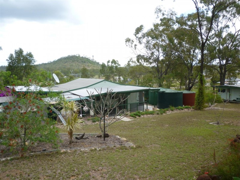 13 Neerkol Rd, Stanwell QLD 4702