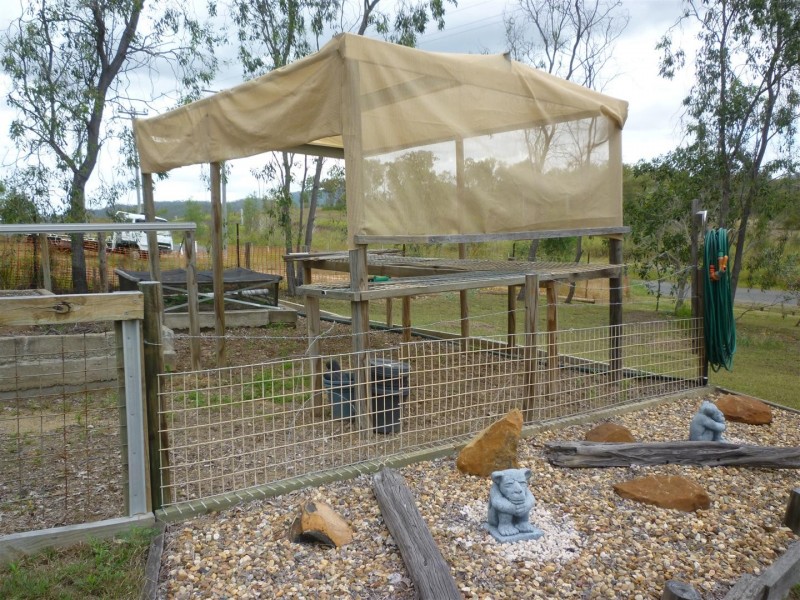 13 Neerkol Rd, Stanwell QLD 4702