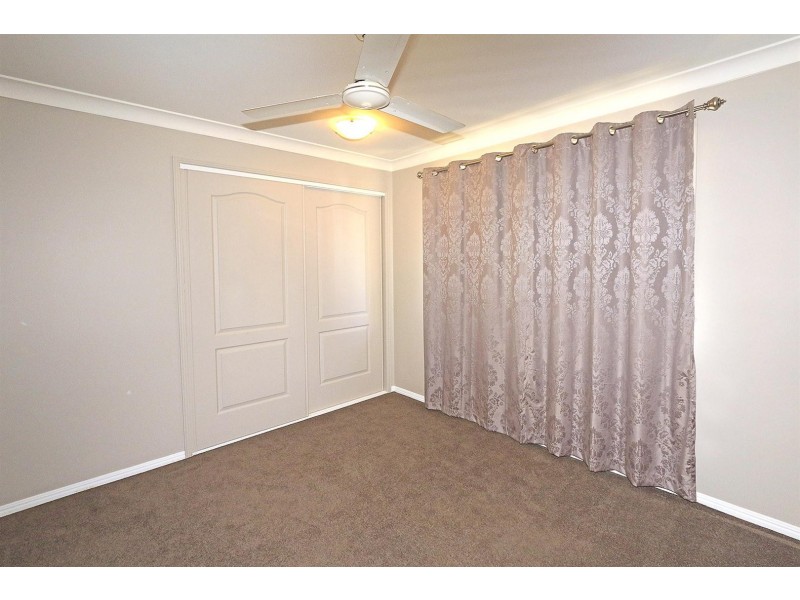 10 Seonaid Place, Gracemere QLD 4702