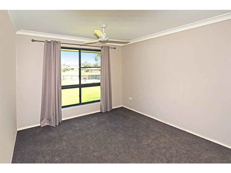 10 Seonaid Place, Gracemere QLD 4702