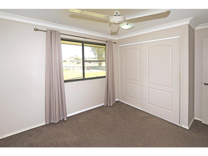 10 Seonaid Place, Gracemere QLD 4702