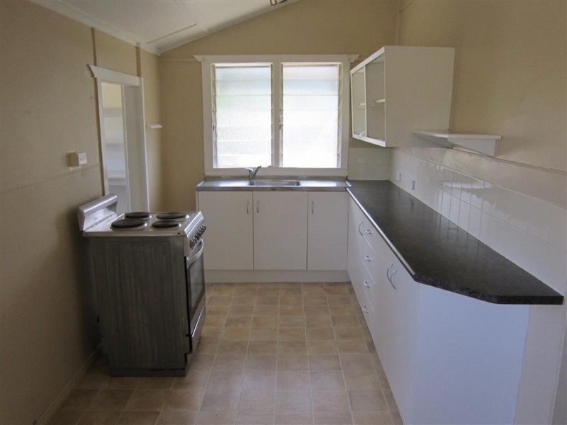 18 Hall Street South, Mount Morgan QLD 4714