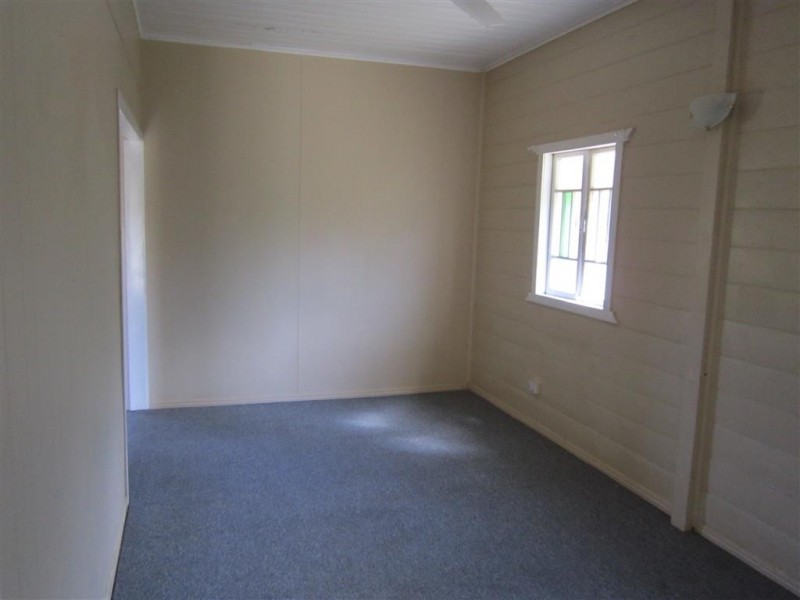 18 Hall Street South, Mount Morgan QLD 4714