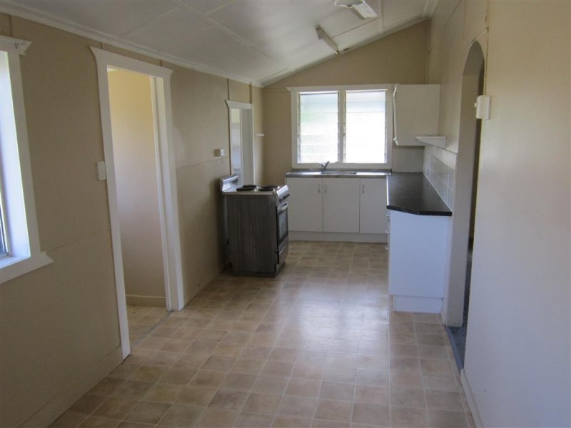 18 Hall Street South, Mount Morgan QLD 4714