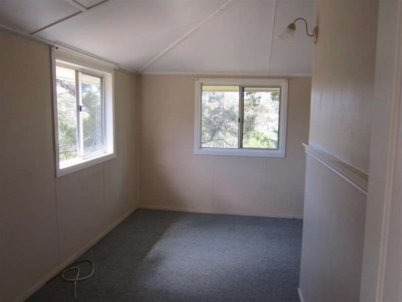 18 Hall Street South, Mount Morgan QLD 4714