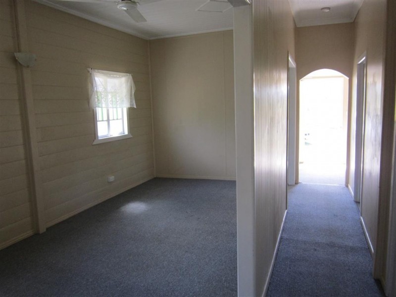 18 Hall Street South, Mount Morgan QLD 4714