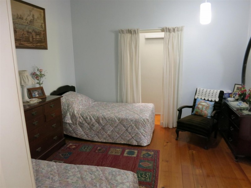 17 Edwards Road, Pink Lily QLD 4702