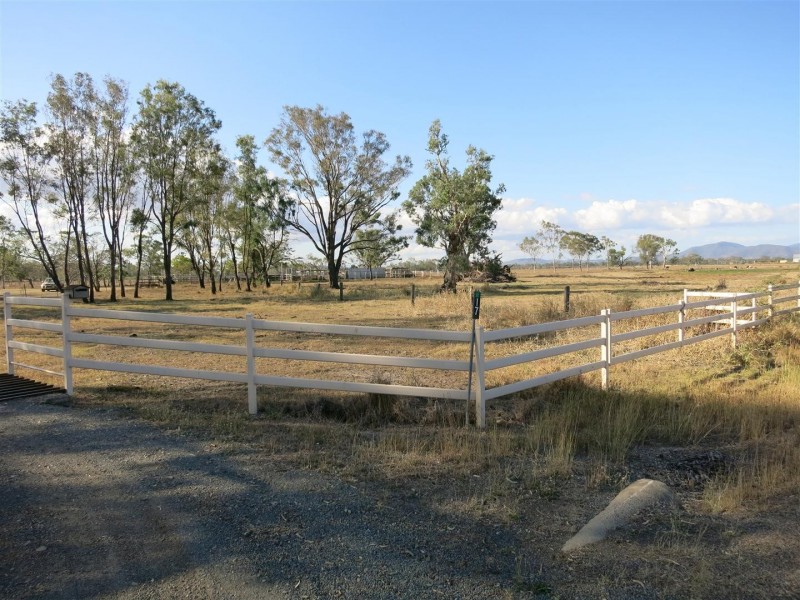 17 Edwards Road, Pink Lily QLD 4702