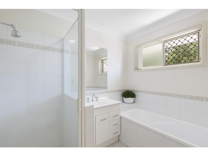 18 Poinciana Place, Gracemere QLD 4702