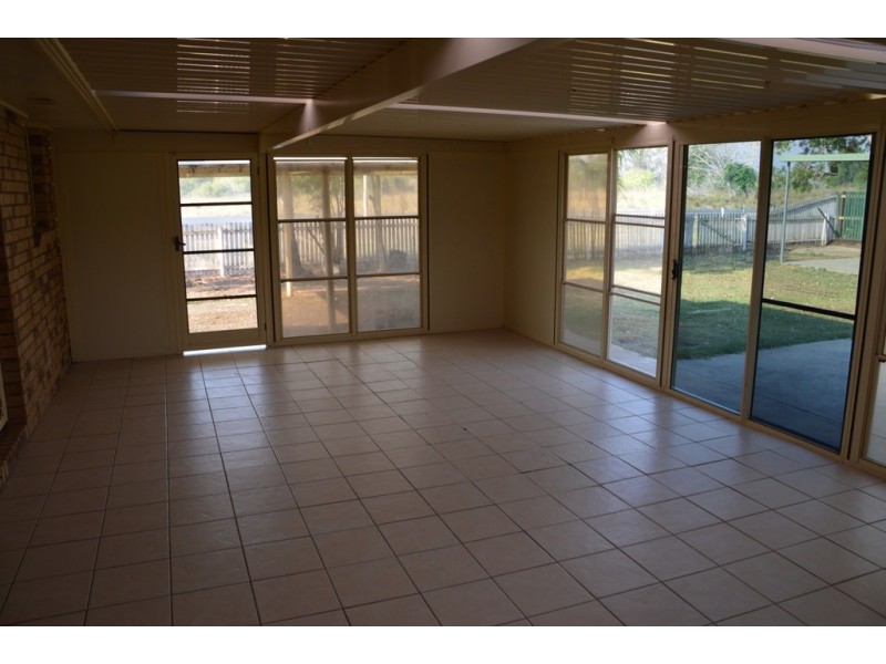 1 Rosewood Avenue, Gracemere QLD 4702