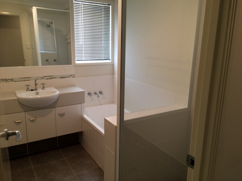 19 Jamie Crescent, Gracemere QLD 4702