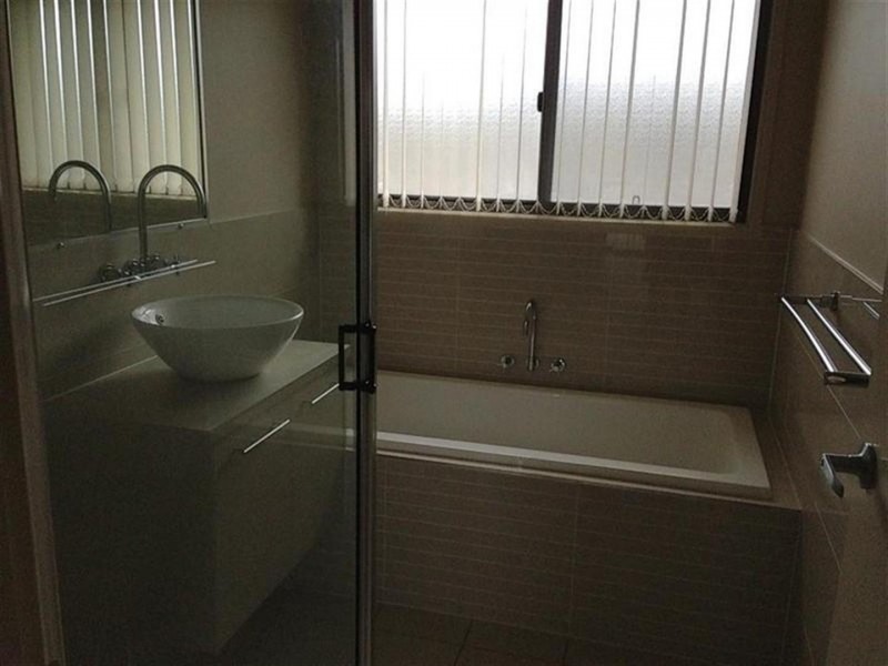 3 Maree Crescent, Gracemere QLD 4702