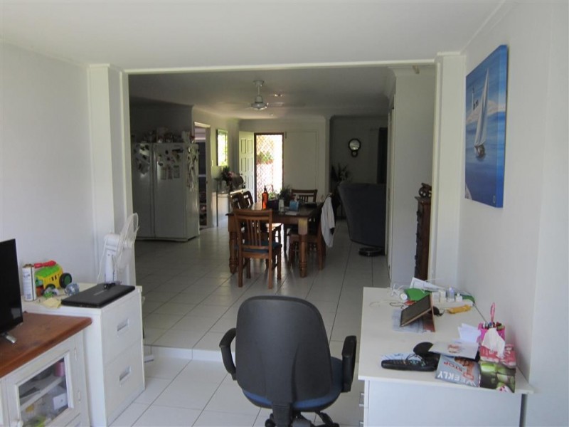 17 Seonaid Place, Gracemere QLD 4702