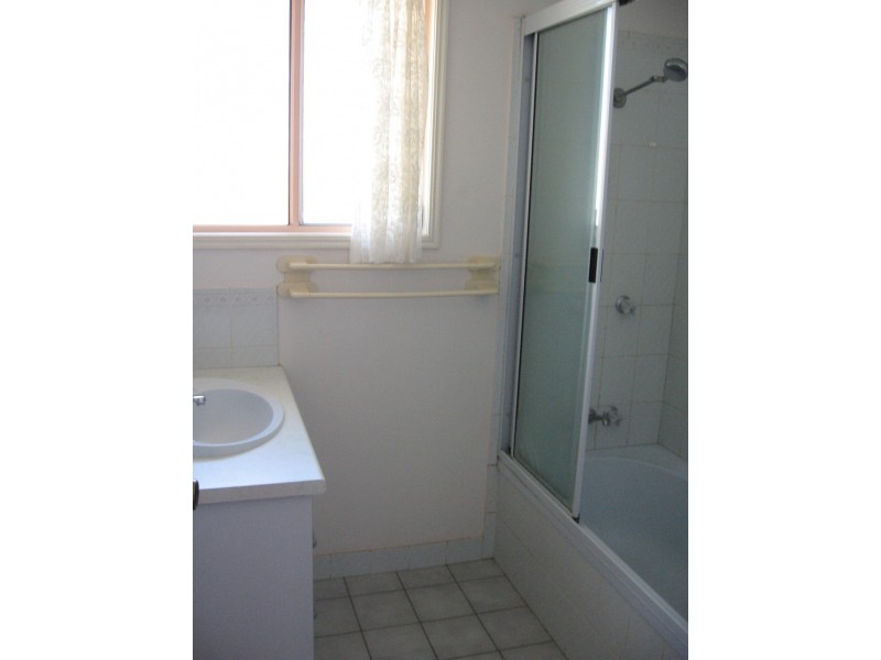 10 Schirmer Close, Gracemere QLD 4702