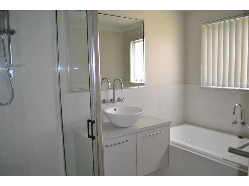 59 Middle Road, Gracemere QLD 4702