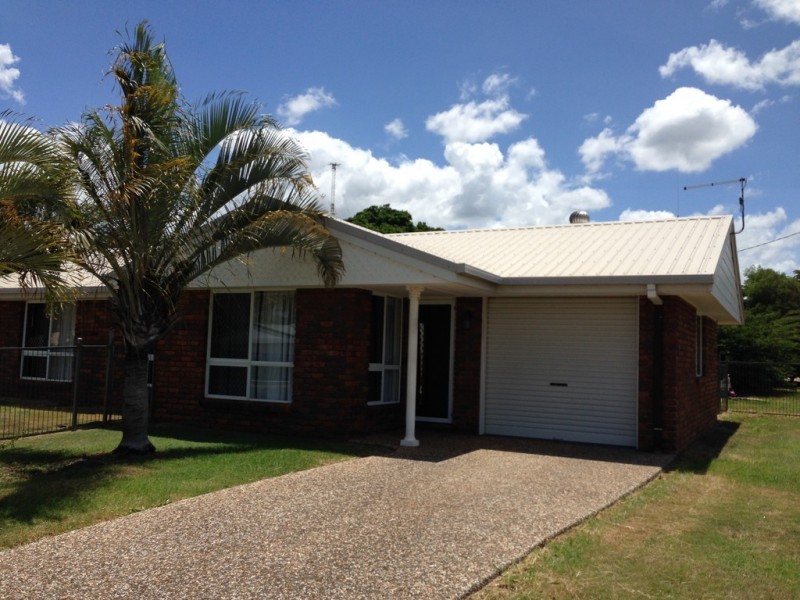 2 LORRAINE COURT, Gracemere QLD 4702