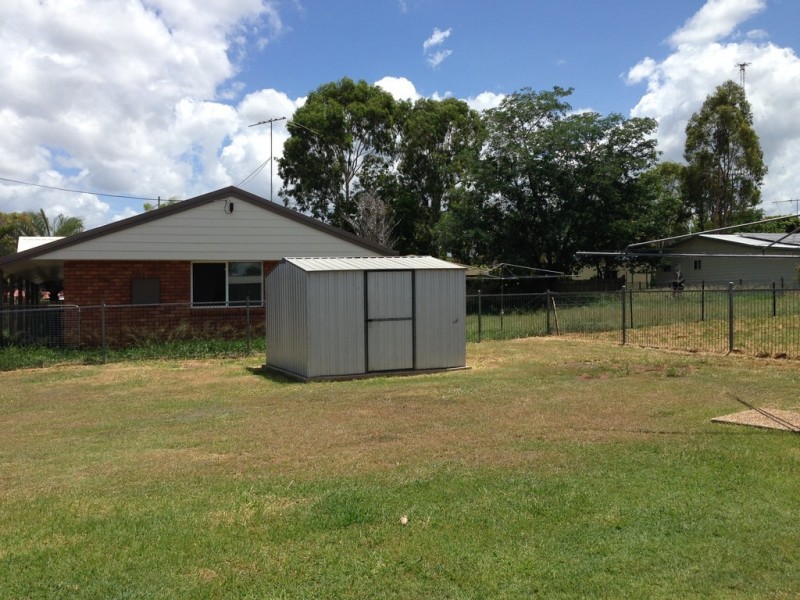 2 LORRAINE COURT, Gracemere QLD 4702