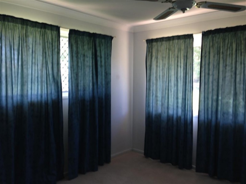 2 LORRAINE COURT, Gracemere QLD 4702