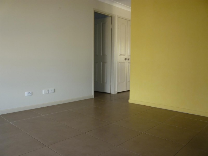 10 Thomas Street, Gracemere QLD 4702