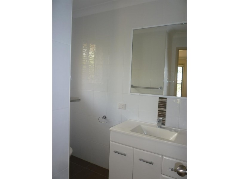 10 Thomas Street, Gracemere QLD 4702