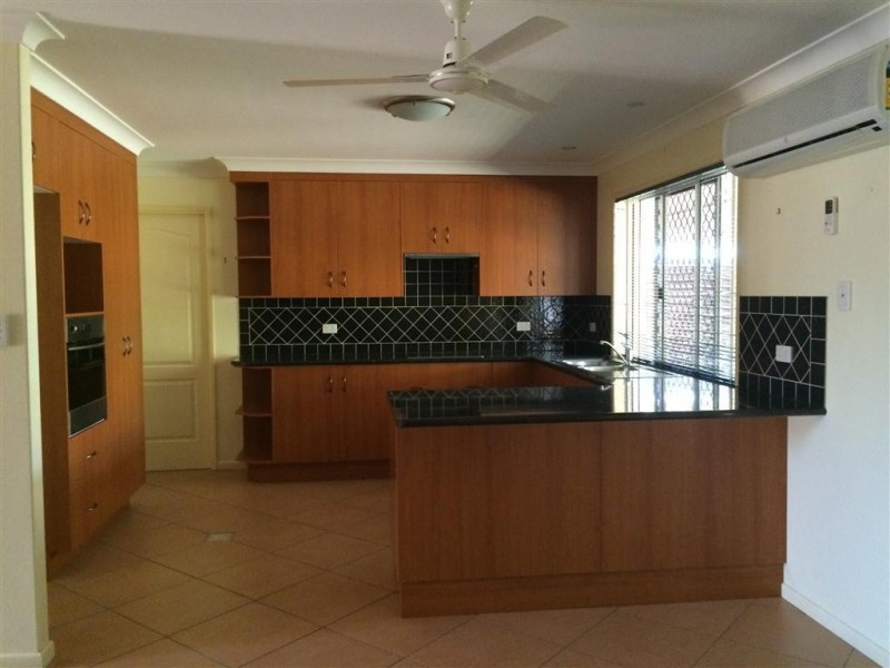 9 Dunnett Street, Gracemere QLD 4702