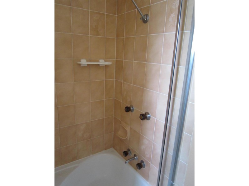 33 Reservoir Street, Gracemere QLD 4702