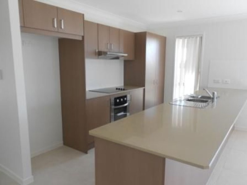 27 Koolamarra Drive, Gracemere QLD 4702