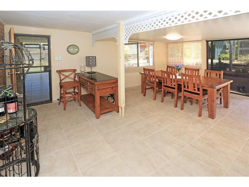 121 Neerkol Rd, Stanwell QLD 4702