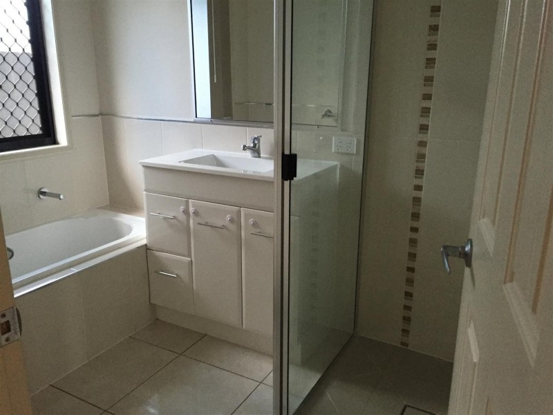 33 JAMIE CRESCENT, Gracemere QLD 4702