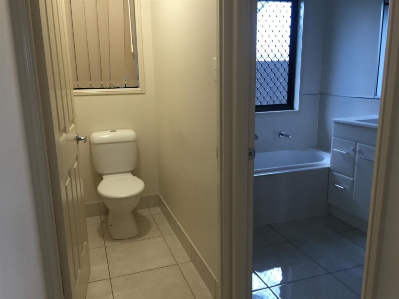 33 JAMIE CRESCENT, Gracemere QLD 4702
