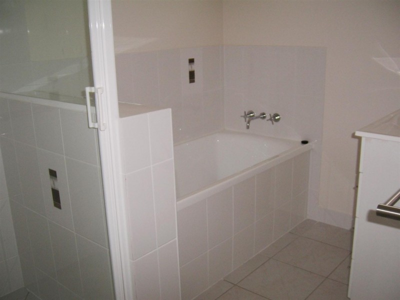 6 Broadhurst Drive, Gracemere QLD 4702
