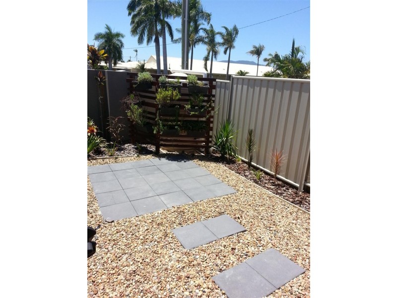 2/19 Church Street, Allenstown QLD 4700
