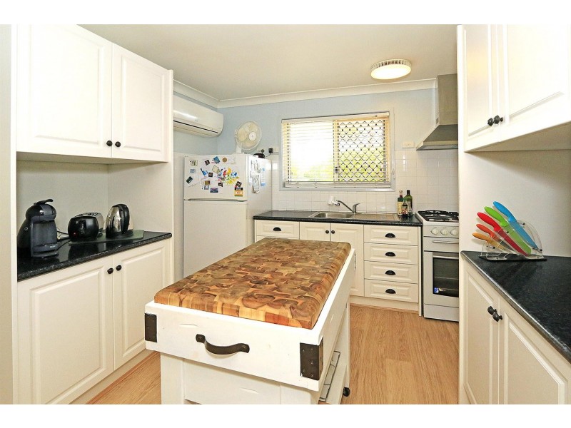 121 Neerkol Rd, Stanwell QLD 4702