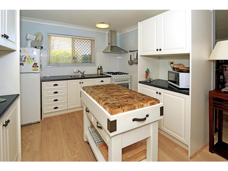 121 Neerkol Rd, Stanwell QLD 4702