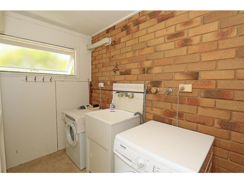 121 Neerkol Rd, Stanwell QLD 4702