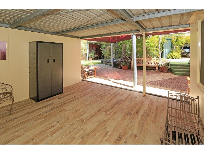 121 Neerkol Rd, Stanwell QLD 4702