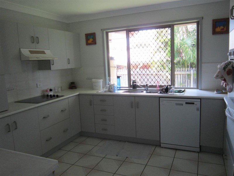 11 Blyth Avenue, Gracemere QLD 4702