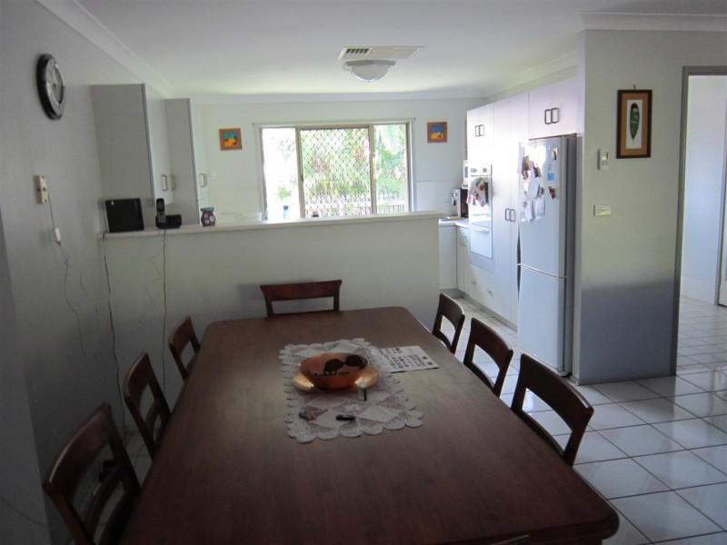 11 Blyth Avenue, Gracemere QLD 4702
