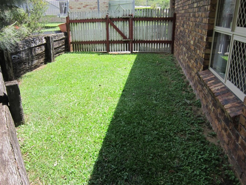 11 Blyth Avenue, Gracemere QLD 4702