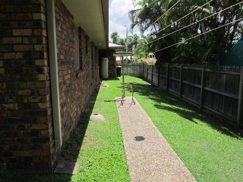 11 Blyth Avenue, Gracemere QLD 4702