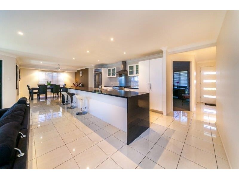 10 Jamie Crescent, Gracemere QLD 4702