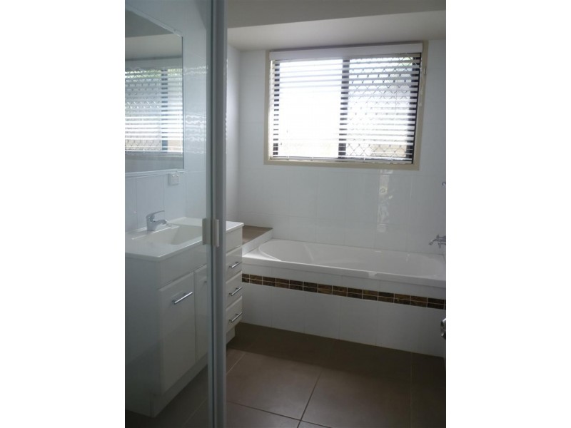 10 Thomas Street, Gracemere QLD 4702
