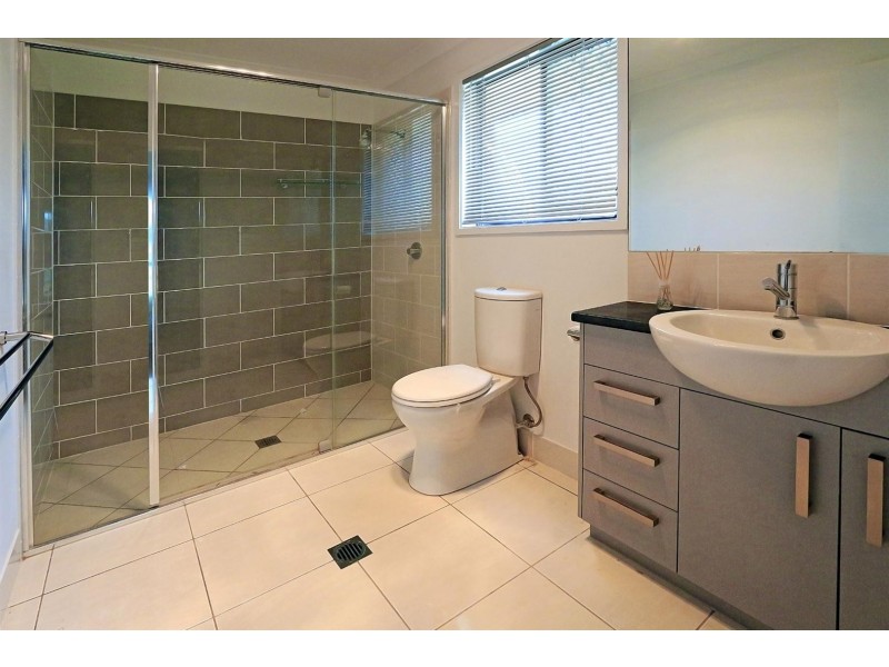 11 Gee Place, Gracemere QLD 4702