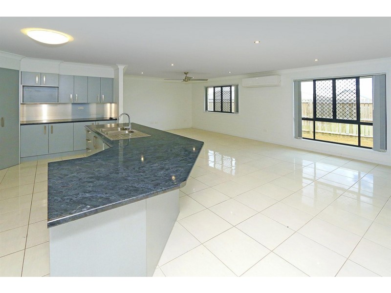 11 Gee Place, Gracemere QLD 4702