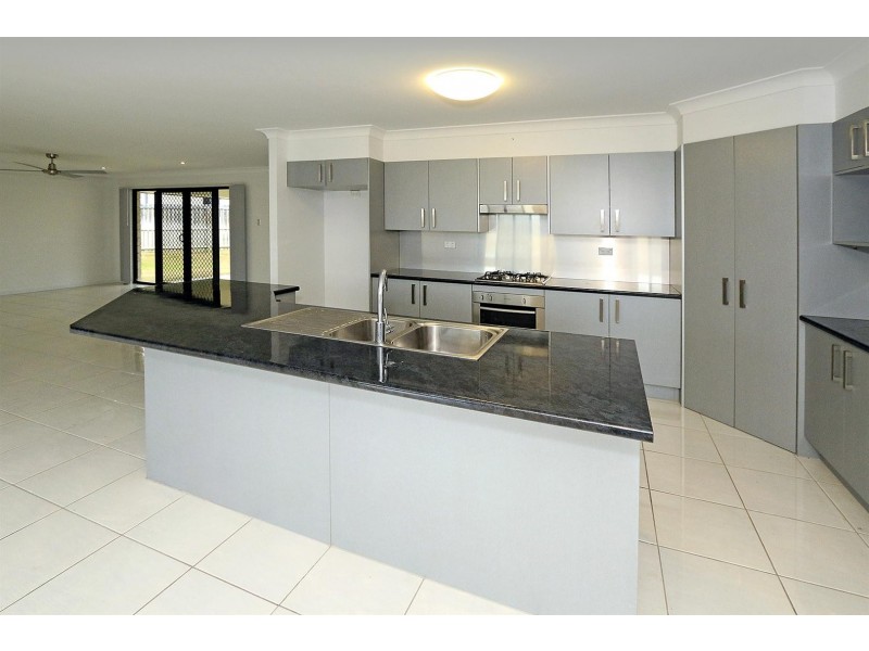 11 Gee Place, Gracemere QLD 4702