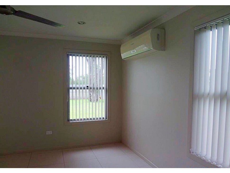 8 Owen Avenue, Gracemere QLD 4702
