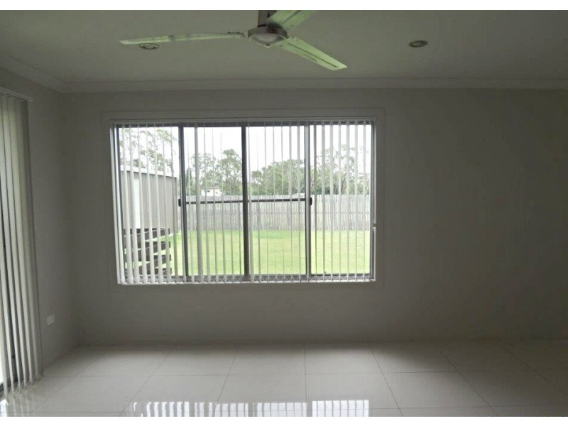 8 Owen Avenue, Gracemere QLD 4702