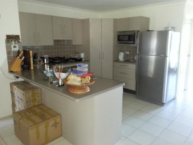 15 Rosella Drive, Gracemere QLD 4702