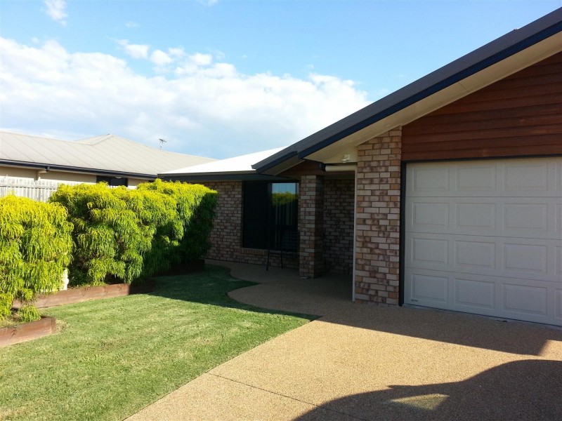 15 Rosella Drive, Gracemere QLD 4702