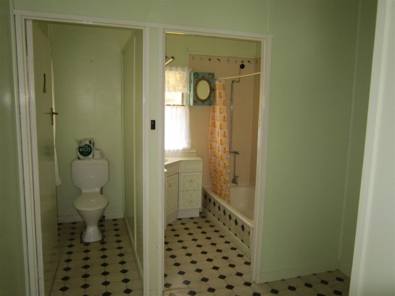 114 East Street, Mount Morgan QLD 4714